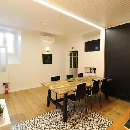 Holiday home Peaceful 2bedrooms W Patio In Lisbon