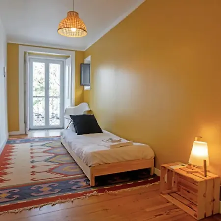 Peaceful 2bedrooms W Patio In Lisboa
