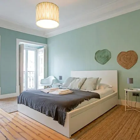 Peaceful 2bedrooms W Patio In Lisboa