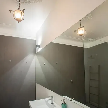 Peaceful 2bedrooms W Patio In Lissabon